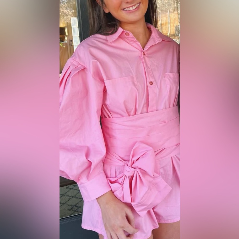 Romper. size small. Pink.